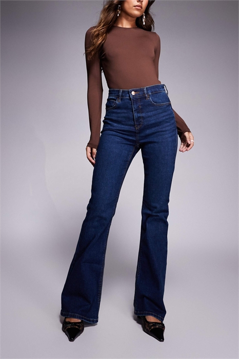 Джинсы с расклешенными штанинами артикул 151670743