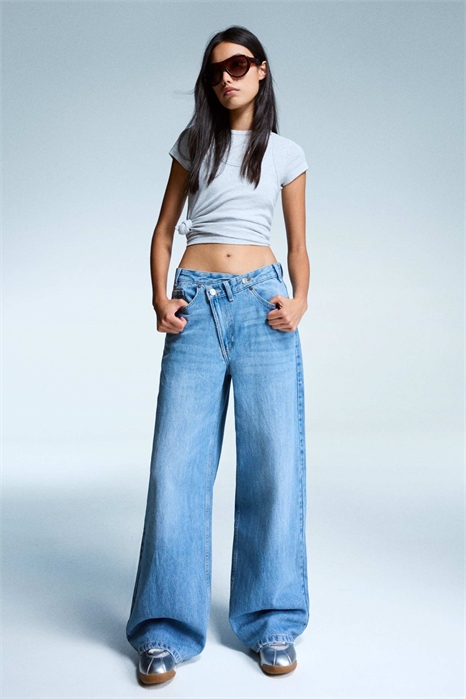 Джинсы с широкими брючинами артикул 149784546