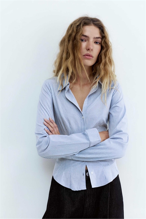 Рубашка приталенного кроя со складками артикул 155588790