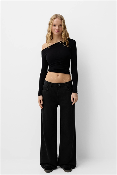 Джинсы с широкими брючинами артикул 149589640