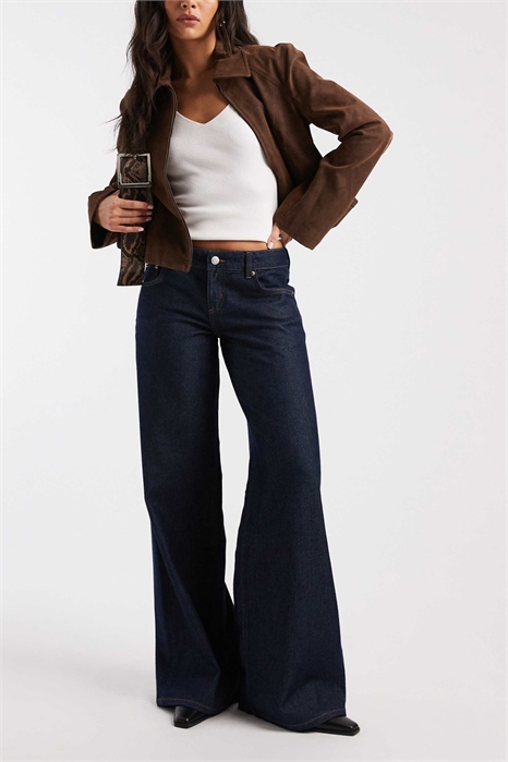 Джинсы с низкой посадкой и широкими брючинами артикул 153839156