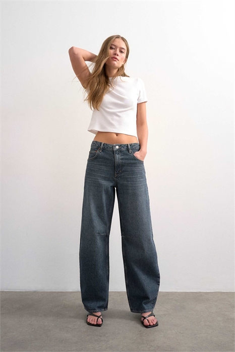 Джинсы средней посадки с глубоким синим цветом артикул 149859967