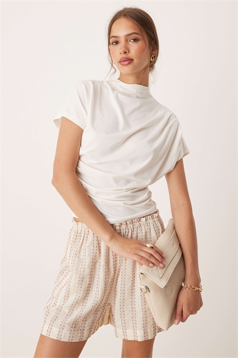 Топ с закрученными плечами и драпировкой артикул 148305582