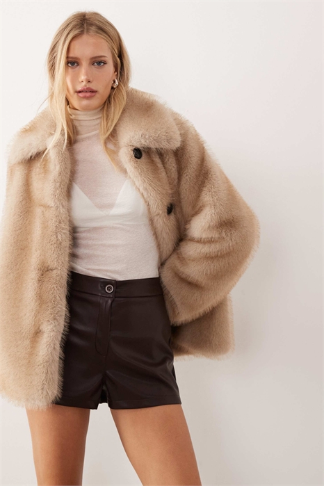 Шорты средней посадки из полиуретана артикул 154744709