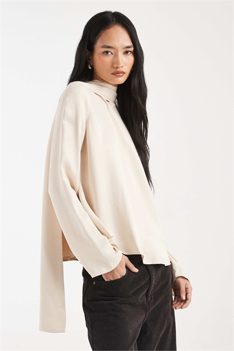 Атласная блузка с шарфом артикул 155057857