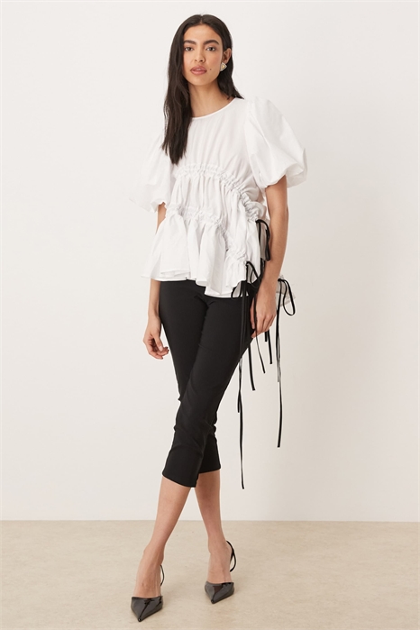 Эксклюзивный топ с рукавами-буфетками и рюшами артикул 154837280