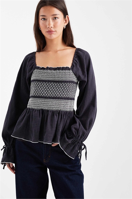 Топ-смек с квадратным вырезом и контрастной отстрочкой артикул 146792109