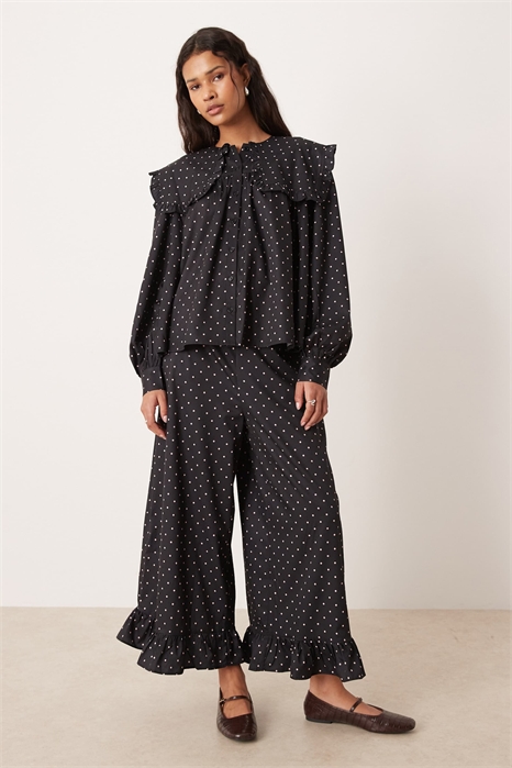 Блузка с объемными оборками артикул 153665720