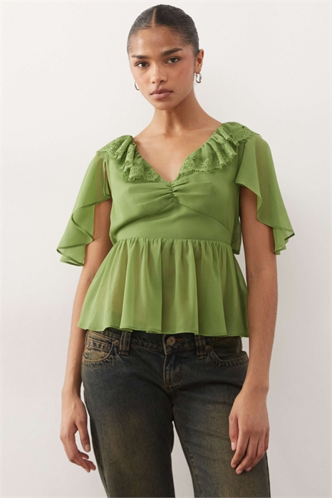 Шифоновый топ с рукавами-крылышками и кружевным воротником артикул 152739150