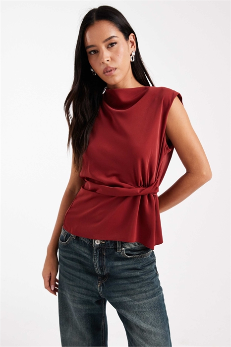 Топ без рукавов с высоким воротником и закрученным элементом на талии артикул 150785300