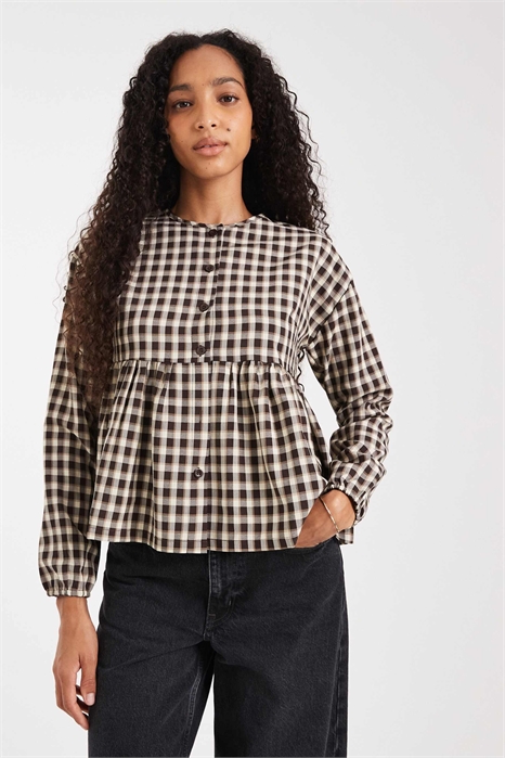 Блузка с длинными рукавами на пуговицах и баской артикул 149323265