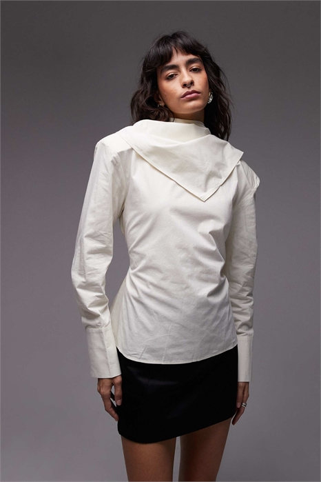 Блузка с плечевыми накладками, шарф, вырез артикул 153563456