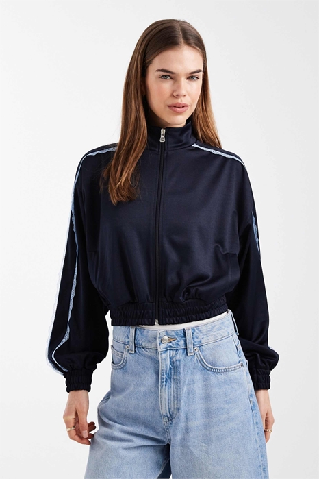 Спортивная куртка из трикотажа с воротником-воронкой и кружевной отделкой артикул 155706014