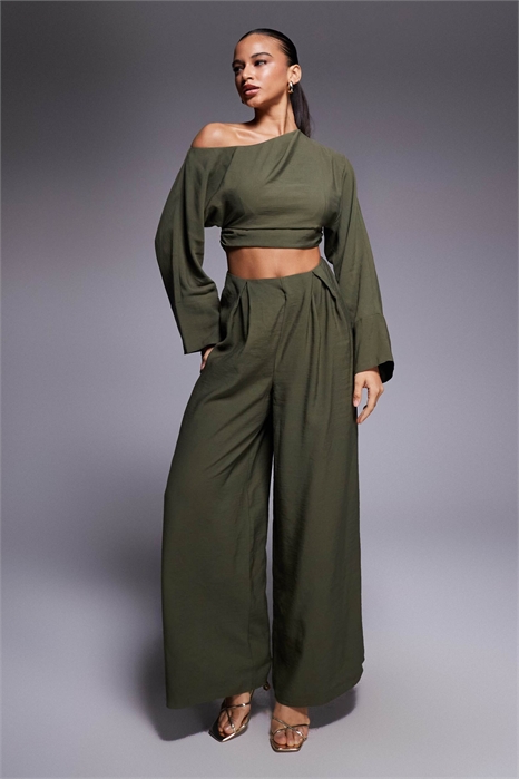 Комбинезон с заниженной линией плеч артикул 149661396