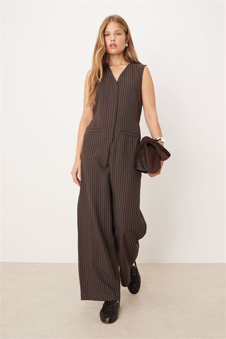 Комбинезон с V-образным вырезом артикул 151091163