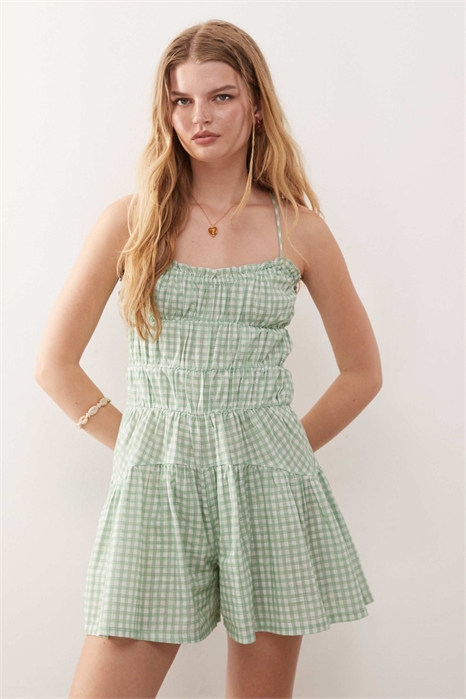 Комбинезон с перекрещивающейся спинкой и сборками артикул 142351568