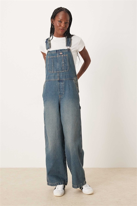 Джинсовые комбинезоны с широкими брючинами артикул 149515430