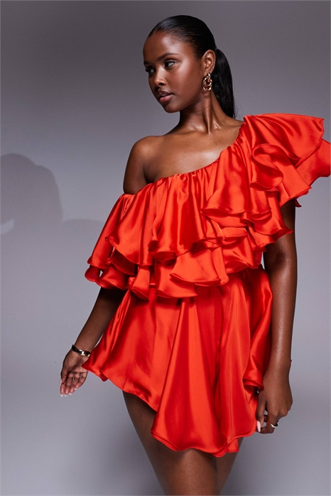 Асимметричный атласный комбинезон с рюшами «Liliana» артикул 148779805