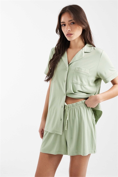 Комплект из сверхмягкой джерсиевой рубашки с короткими рукавами и шорт артикул 151898779