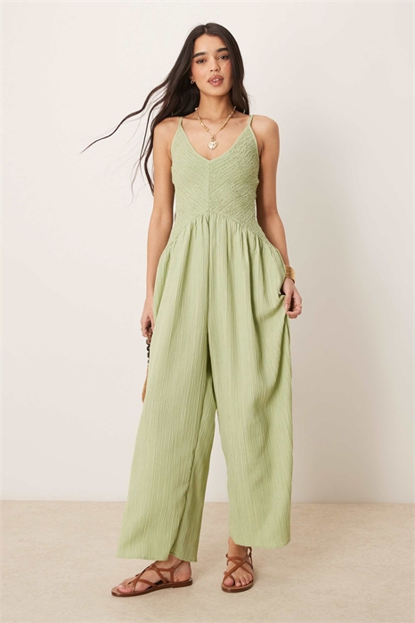 Комбинезон с V-образным вырезом из полиэстера с эффектом гофрированной ткани и заниженной талией артикул 141858310