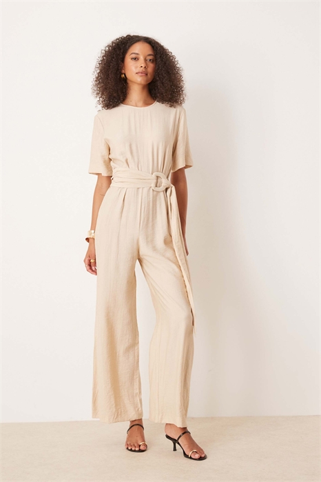 Комбинезон с акцентом на поясе артикул 148891594