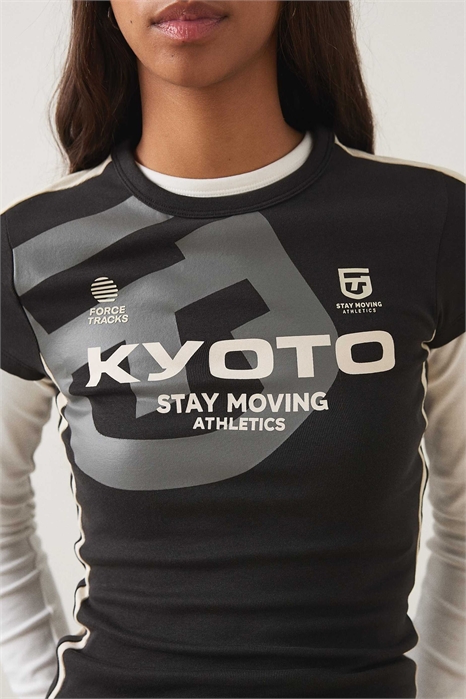 Футболка с коротким рукавом и спортивным принтом артикул 155540211