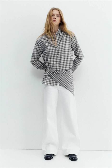 Рубашка в клетку с банданой на талии артикул 155574194