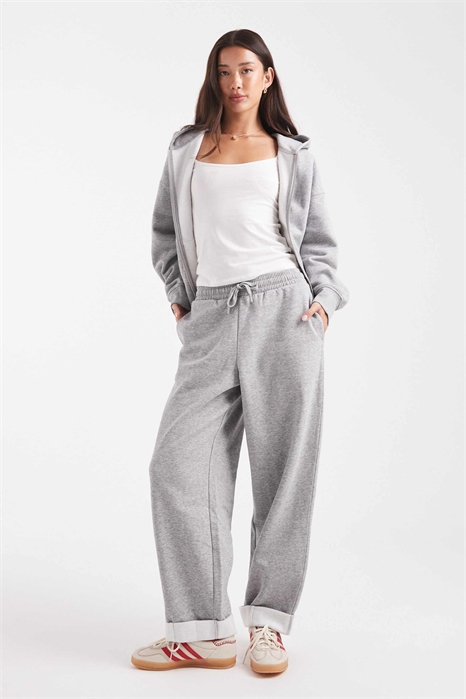 Джоггер свободного кроя с отворотом на подоле артикул 147082694