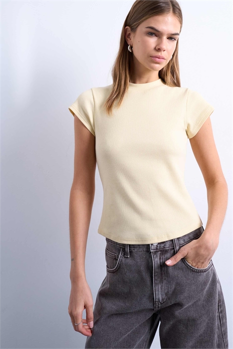 Футболка с облегающим силуэтом и закругленным низом артикул 149636863