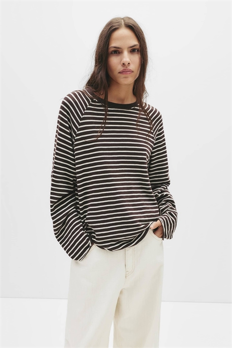 Футболка с длинными рукавами и рагланными рукавами артикул 152909570