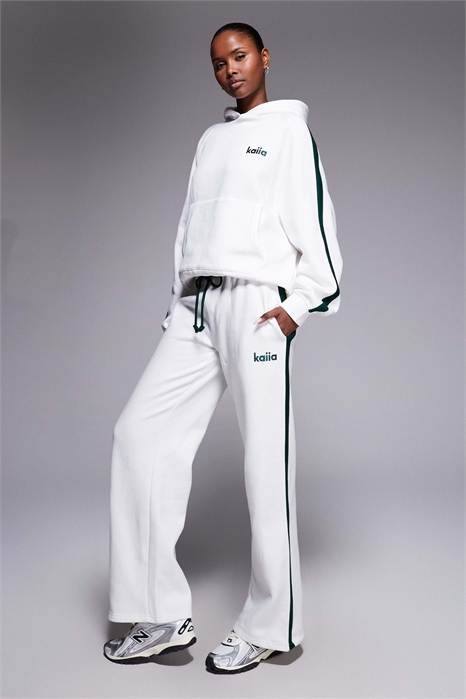 Джоггеры с широкими брючинами и боковой полосой co-ord артикул 152796122