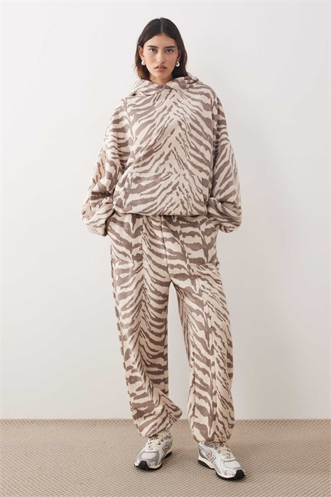 Джоггеры премиум-класса с широкими манжетами и утяжеленным кроем артикул 149049263