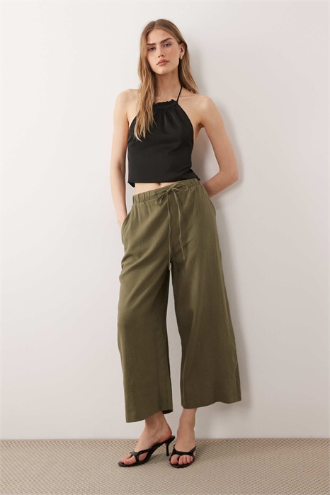 Юбка средней длины из атласа с косой отрезкой артикул 147765963