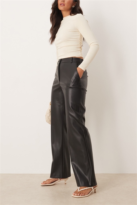 Брюки из искусственной кожи с прямыми брючинами артикул 148444837