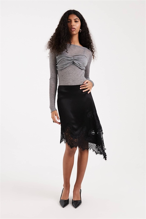 Мини-юбка из атласа с асимметричной кружевной отделкой артикул 155000254