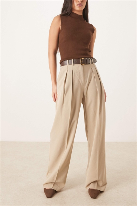 Брюки с широкими брючинами, поясом и складками артикул 152418249