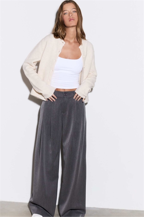 Классические брюки с широкими брючинами и вытачками артикул 149398382