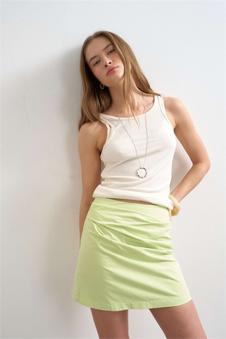 Мини-юбка с драпировкой по бокам артикул 144537747