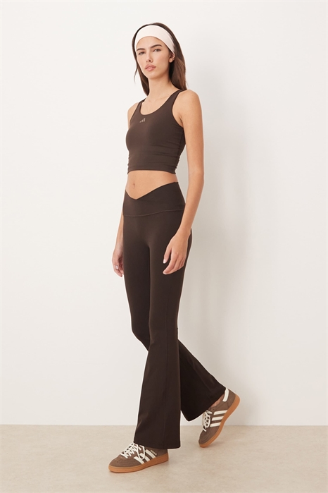 Брюки-клёш с перекрещивающимся поясом от Three Stripes Studios артикул 148818757