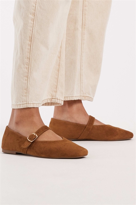 Балетки с высоким мыском и пряжкой артикул 152931214