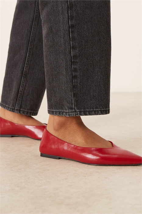 Балеты с заостренными носками артикул 153662173