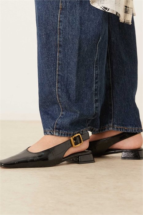 Балетки Loretta с заостренным носком и ремешком на пятке артикул 150663915