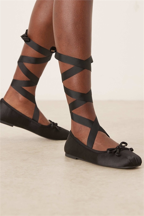 Балетки с бантиком на носке и шнурком артикул 148925593