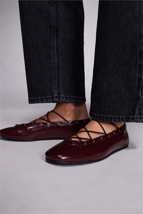 Балетки с кружевными элементами артикул 148412276