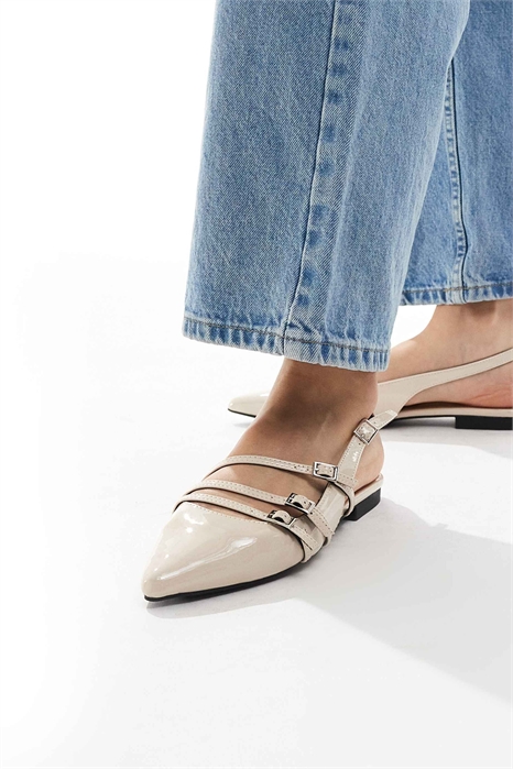 Балетки с ремешком на пряжке кремового цвета артикул 147693990