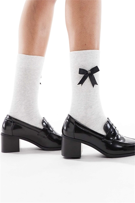 Лоферы «Антония» на каблуке артикул 147699241