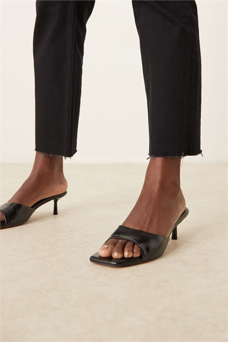 Популярные туфли-муле на низком каблуке артикул 140917758