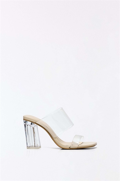 Сандалии на каблуке из винила артикул 155767343
