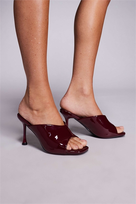 Я обожаю сандалии-муле на каблуке. артикул 149139943