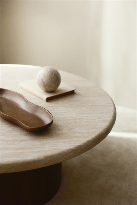 Журнальный столик с отделкой под травертин артикул 1341709001